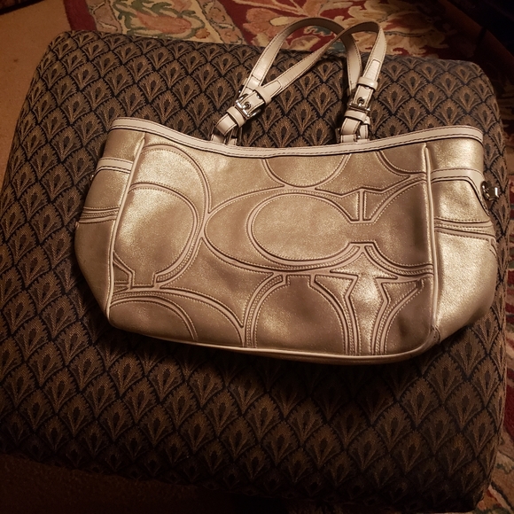 Designer Purses - Picture 3 of 16